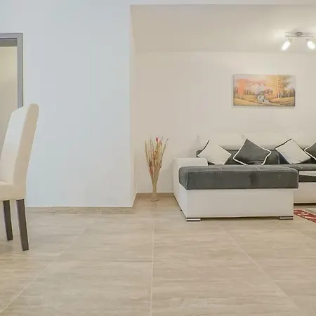 Апартаменти Cn2i Luxury Accommodation/dealul Morii9