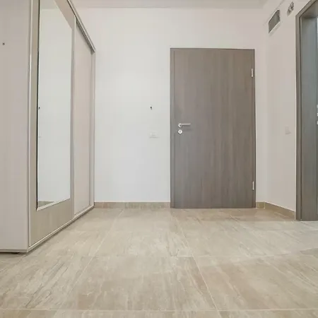 Апартаменти Cn2i Luxury Accommodation/dealul Morii9